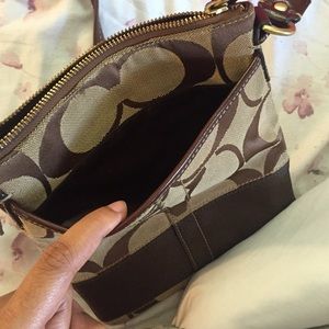 SOMEONE OFFER UP ON Coach cross body