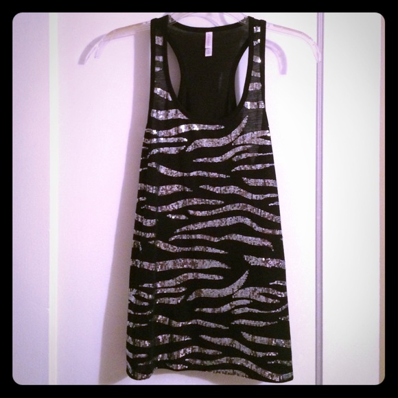 NWOT Xhilaration Sparkle Tank