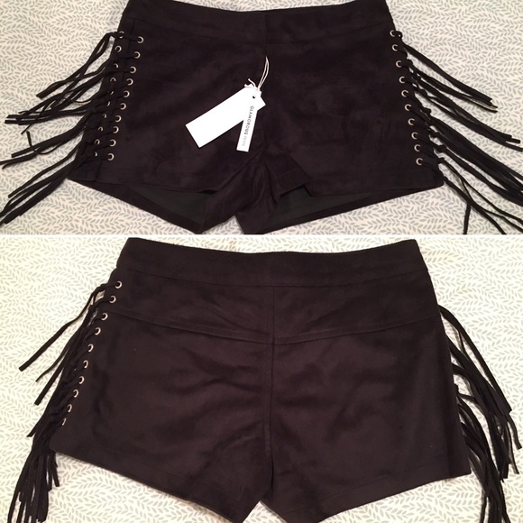 ‼️CLEARANCE‼️✨NWT✨Faux Suede Fringe Shorts
