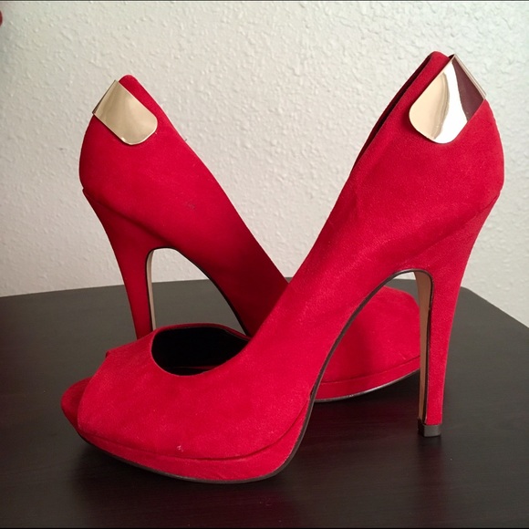 ‼️SOLD‼️ Red microsuede open-toe pumps & matching clutch. - Picture 4 of 4