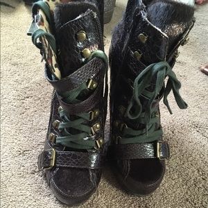 Dollhouse shoes