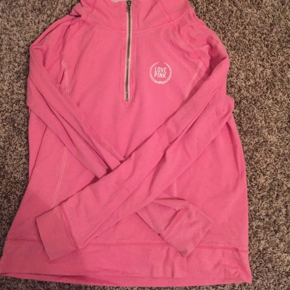 Great condition PINK sweater!