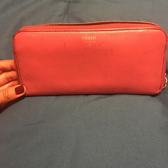 Fossil pink wallet