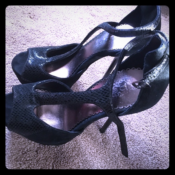 Bebe heels