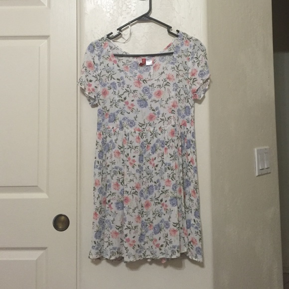 H&M Divided "Wrinkled" dress in floral print