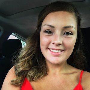 Meet your Posher, Katelyn