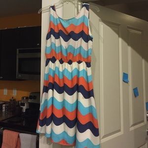 Cute Chevron Dress! Size Large!