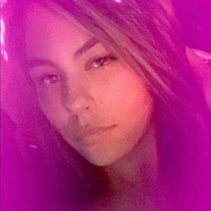 Meet your Posher, Estefany