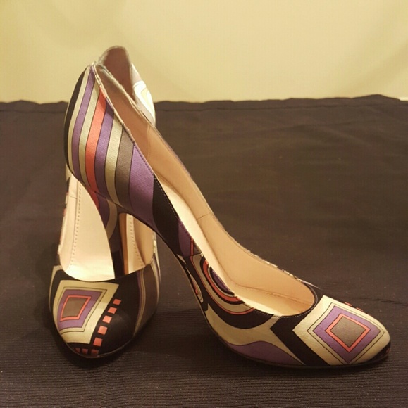 Emilio Pucci Multicolor Viola Satin Printed Pumps - Picture 3 of 5