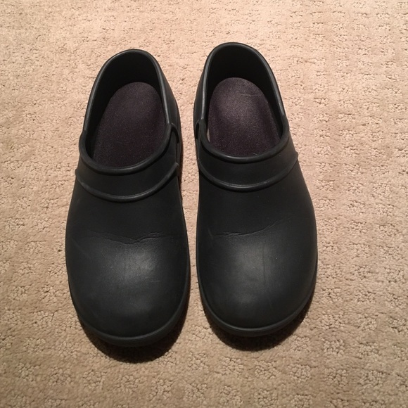 CROCS slip ons 🙂