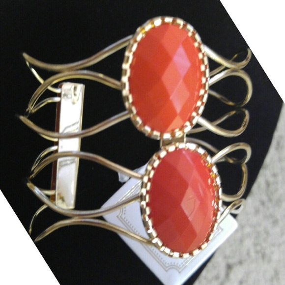 NWT Red Cuff Bracelet - Picture 2 of 2