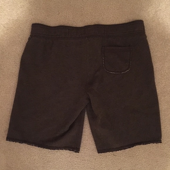 HOLLISTER SHORTS - Picture 2 of 3