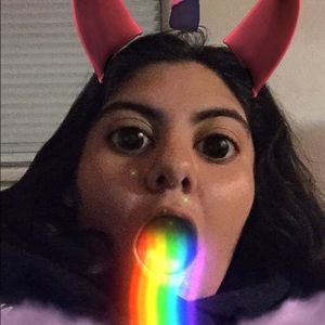 Meet your Posher, Leanna