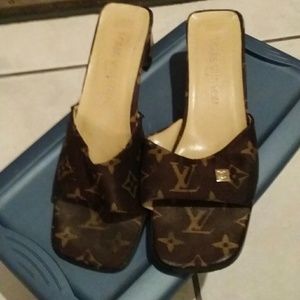 Worn Louis Vuitton Small Heel