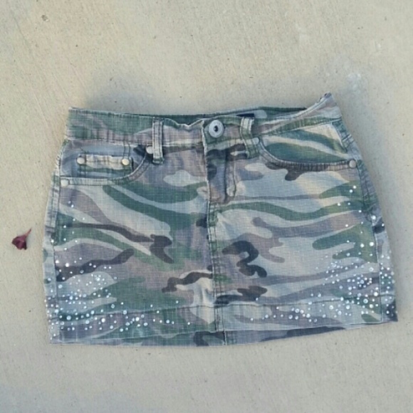 VANILLA STAR Camo Mini Skirt