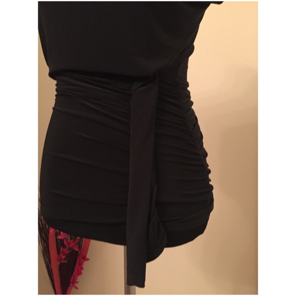 ❤️SOLD❤️Guess Ruched Black Top - Picture 3 of 4