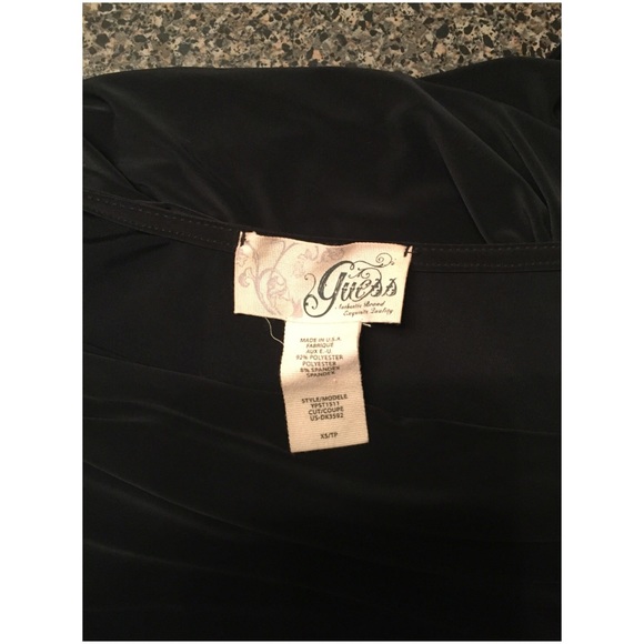 ❤️SOLD❤️Guess Ruched Black Top - Picture 4 of 4