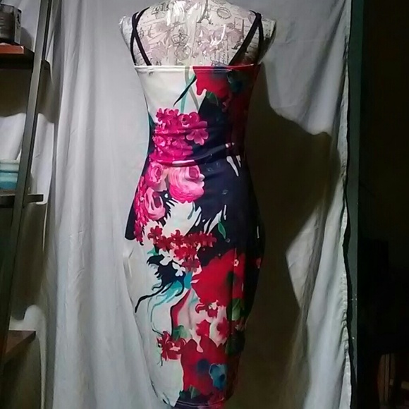 ⚡SALE⚡SEXY FLORAL WITH CAGE TOP - Picture 4 of 4