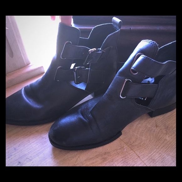 Modern Vice black booties