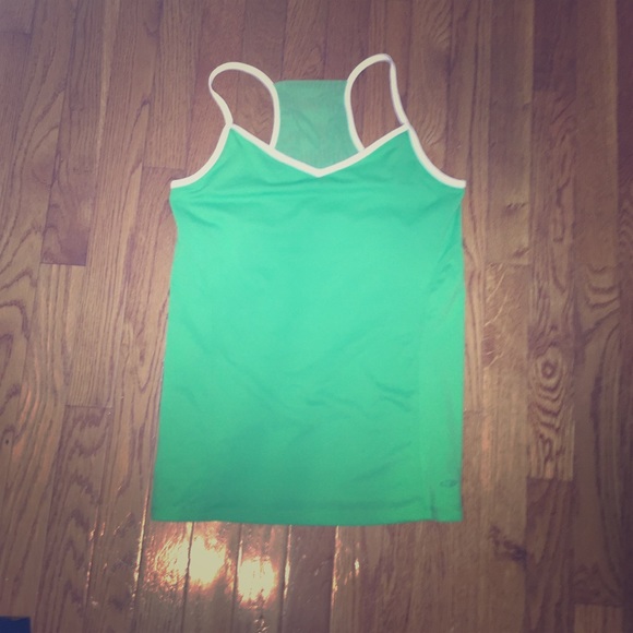 Green workout tank!