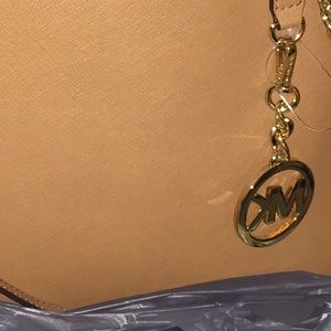 Meet your Posher, Murielle