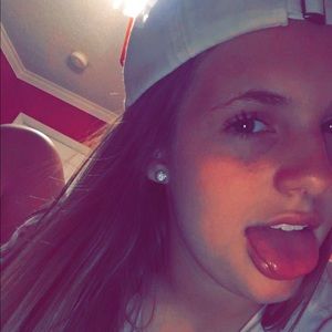 Meet your Posher, Hope