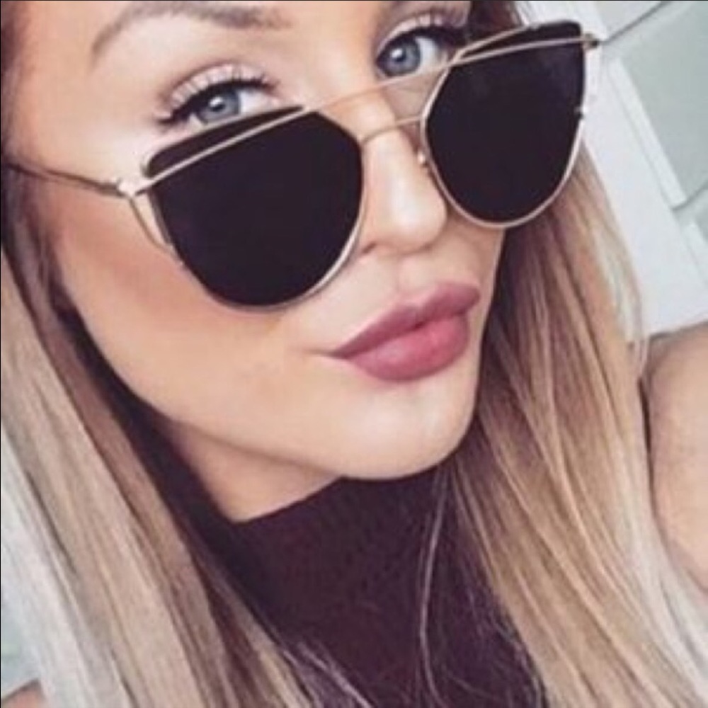 Women and Men Mirror Sunglasses - Picture 4 of 8