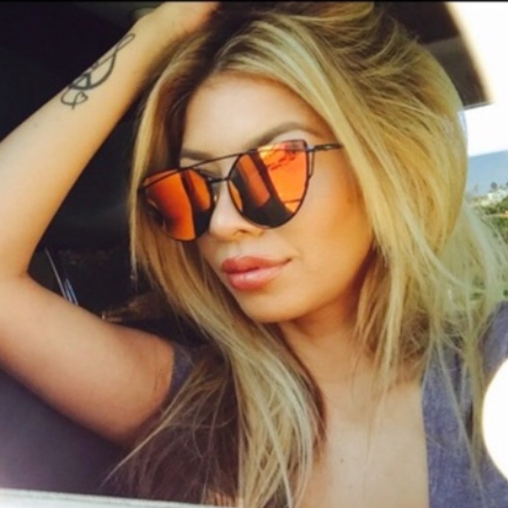 Women and Men Mirror Sunglasses - Picture 2 of 8