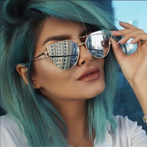 Women and Men Mirror Sunglasses - Picture 3 of 8