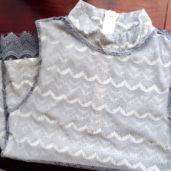 Banana Republic Mock Neck Sleeveless Top