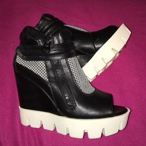 Bamboo Sneaker Wedges (Size 8 1/2)