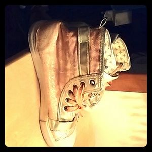 Ladies Tennis Shoesss