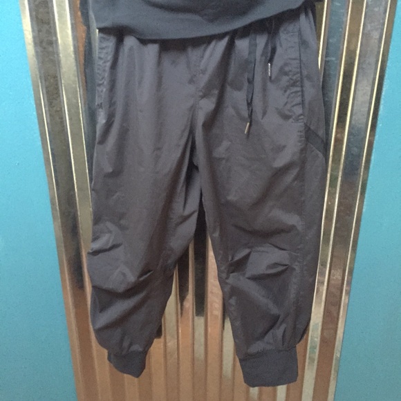 Lululemon crop pants
