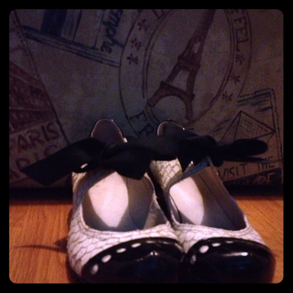 Modcloth "bow-n-places" shoes