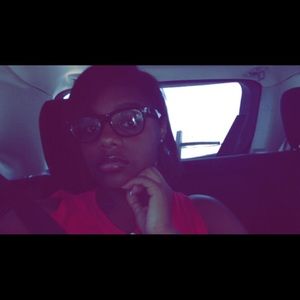 Meet your Posher, Danasia