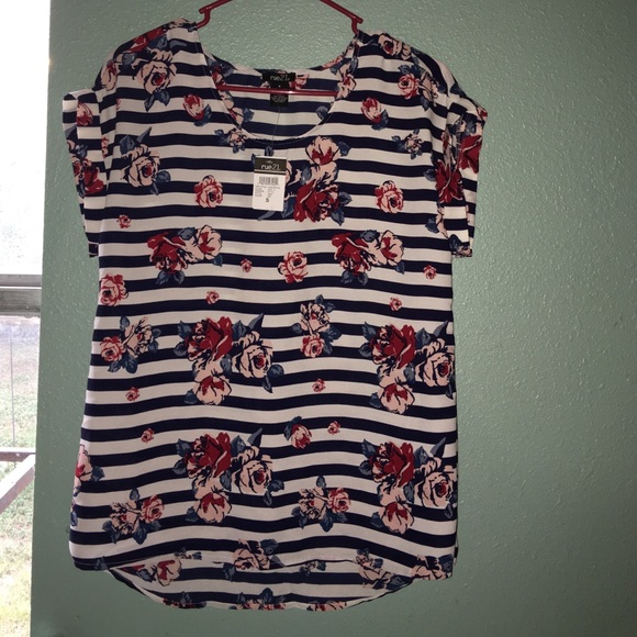 Floral blouse rue 21 small
