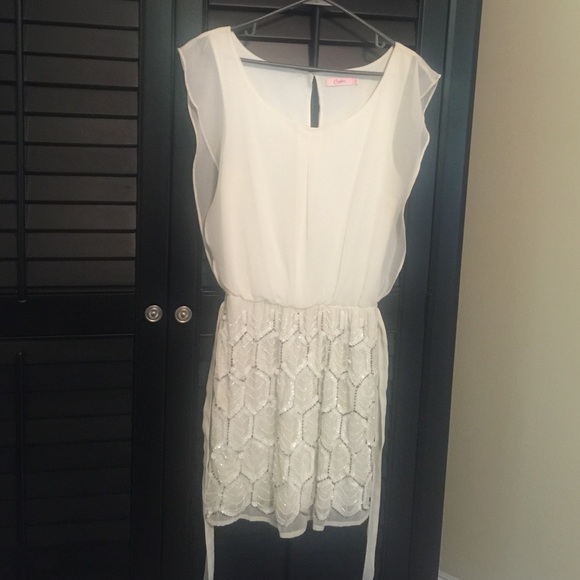 Size medium Candies dress in cream - Picture 1 of 1