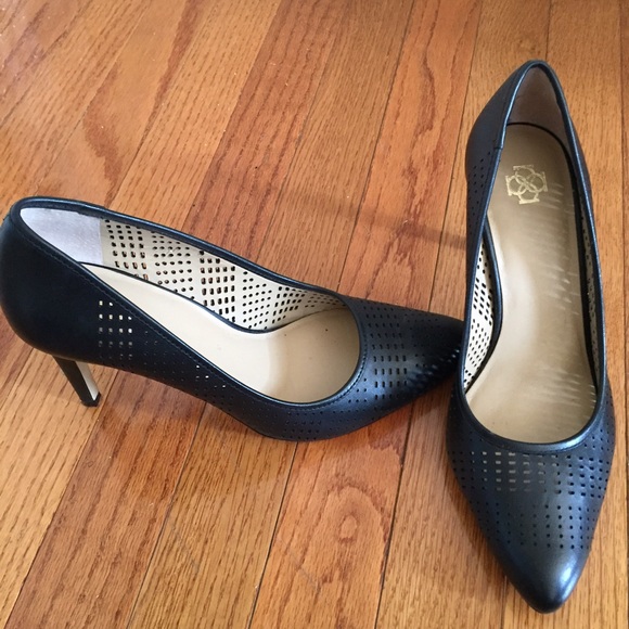 MOVING SALE - Ann Taylor Pumps