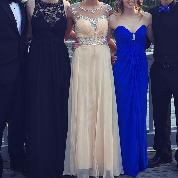 Prom/Formal Long Dress - Picture 1 of 4