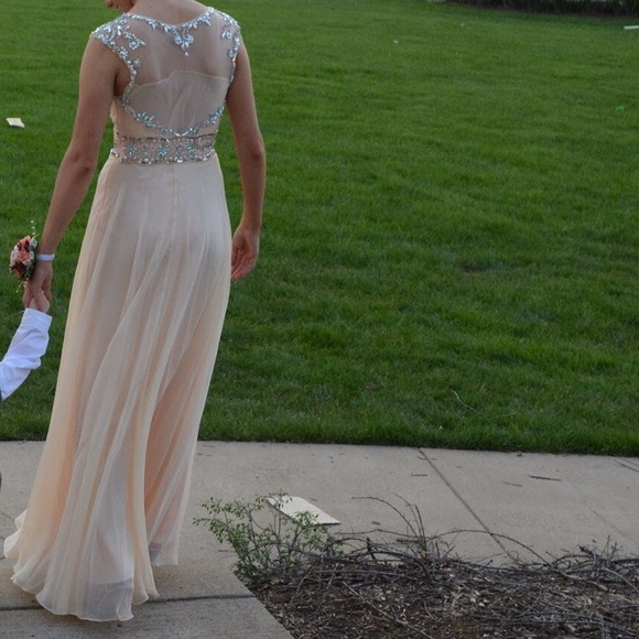Prom/Formal Long Dress - Picture 3 of 4