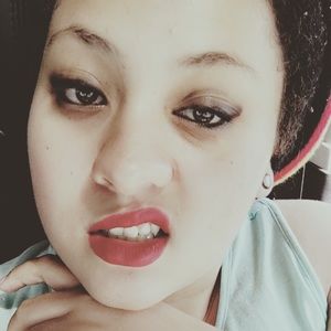 Meet your Posher, Marissa