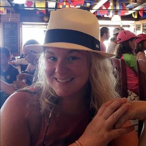 Meet your Posher, Amber