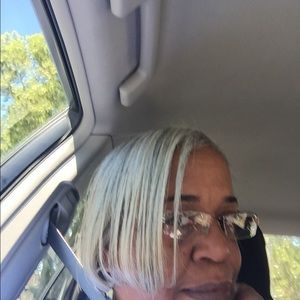 Meet your Posher, Gloria