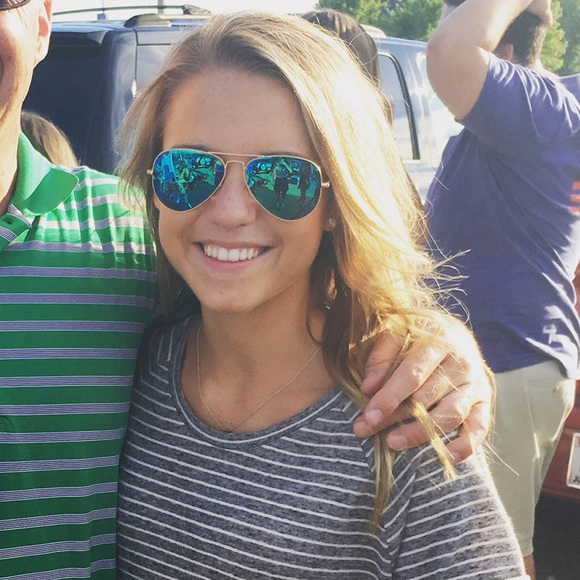 Meet your Posher, Maureen - Picture 1 of 1