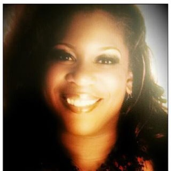 Meet your Posher Crystal E - Picture 2 of 4