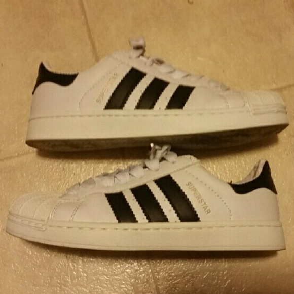 Adidas superstars