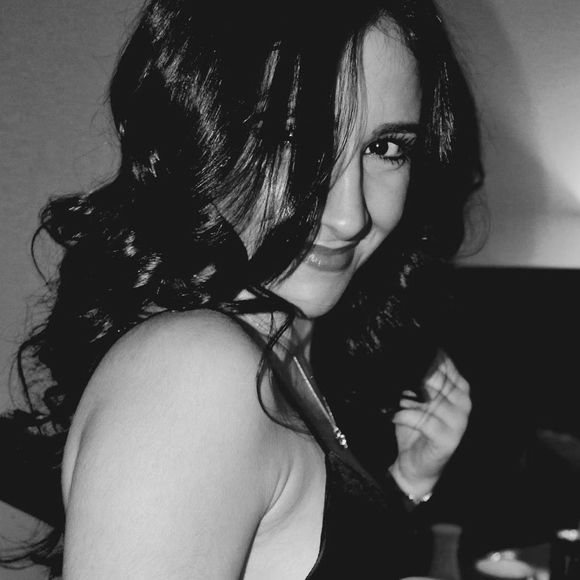 Meet your Posher, Maria - Picture 1 of 1