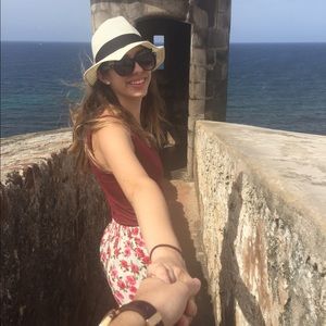 Meet your Posher, Valentina