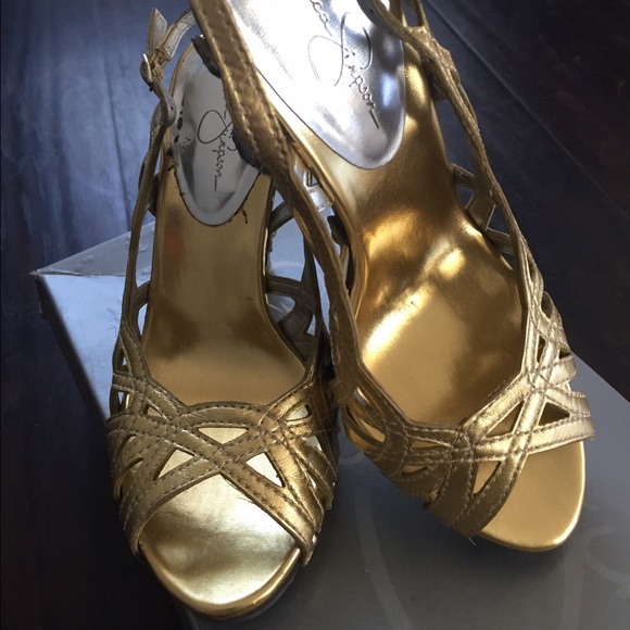 Jessica Simpson Gold Pump