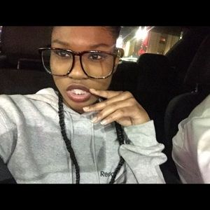 Meet your Posher, Alisha